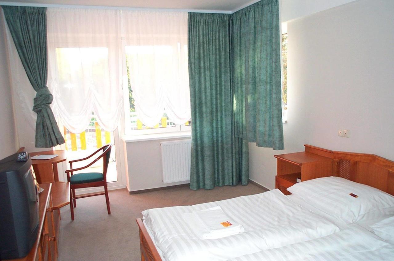 Well Hotel Harkány Εξωτερικό φωτογραφία