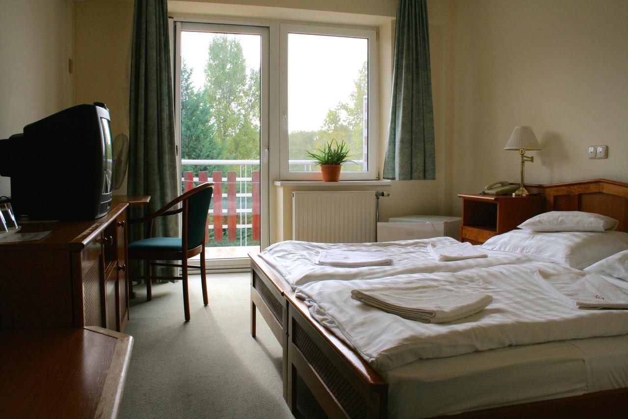 Well Hotel Harkány Εξωτερικό φωτογραφία