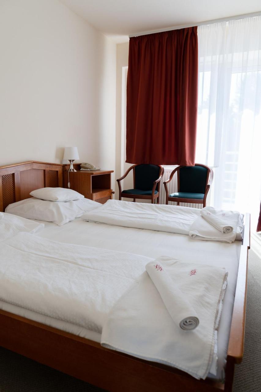Well Hotel Harkány Εξωτερικό φωτογραφία