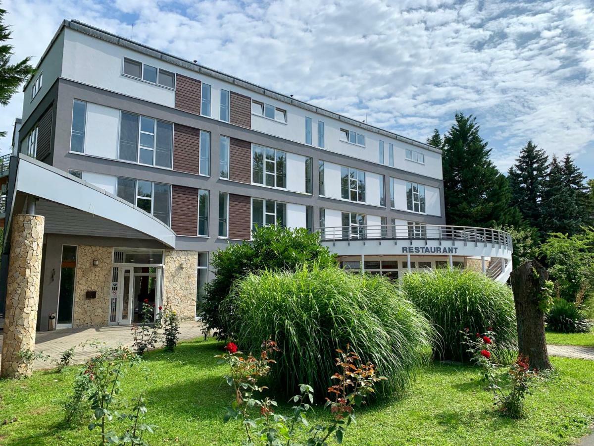 Well Hotel Harkány Εξωτερικό φωτογραφία