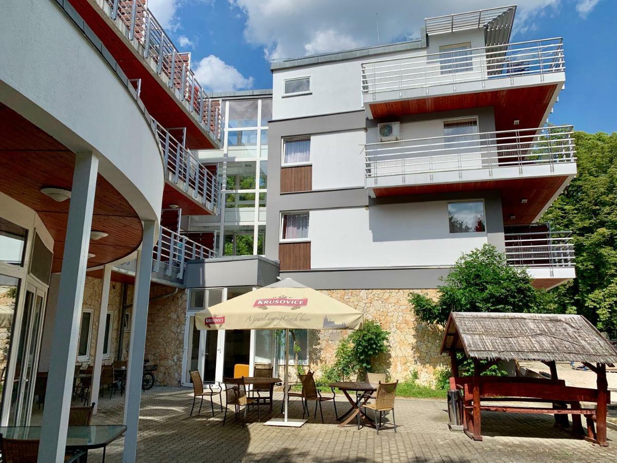 Well Hotel Harkány Εξωτερικό φωτογραφία