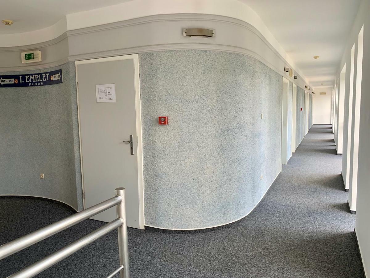 Well Hotel Harkány Εξωτερικό φωτογραφία